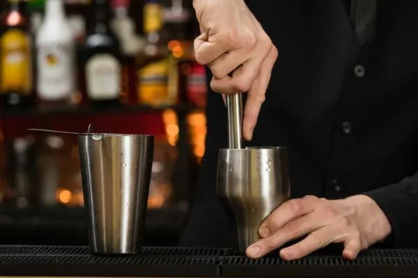 650ml Cocktail Shaker - Image 5